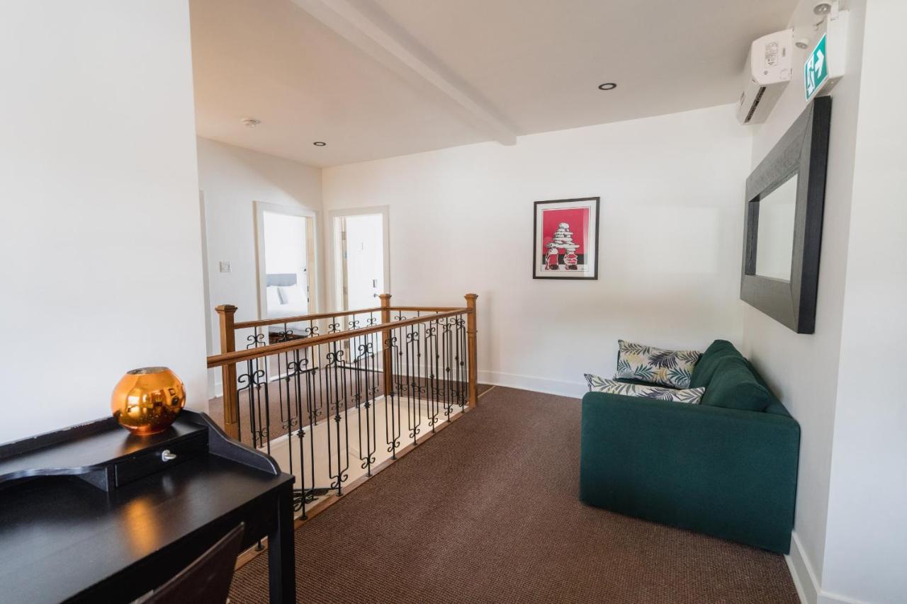 Du Village Bbv Bed & Breakfast
