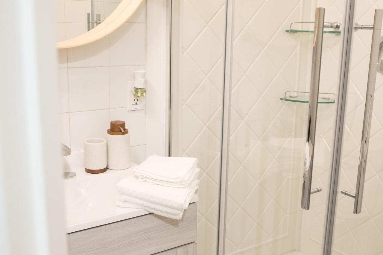 Apartment Beautiful Studio In Westmount Amazing Location *