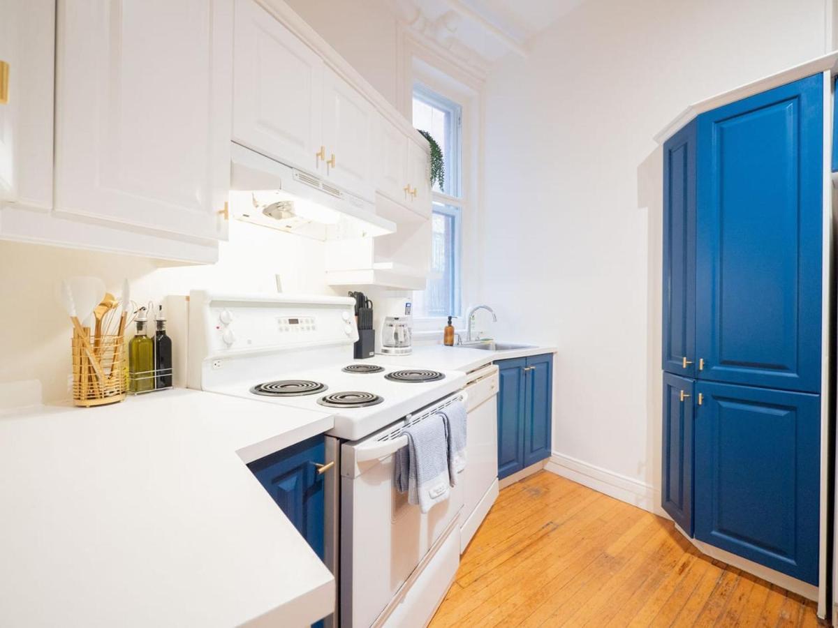 Apartment Historical In - La Marie Antoinette Montreal