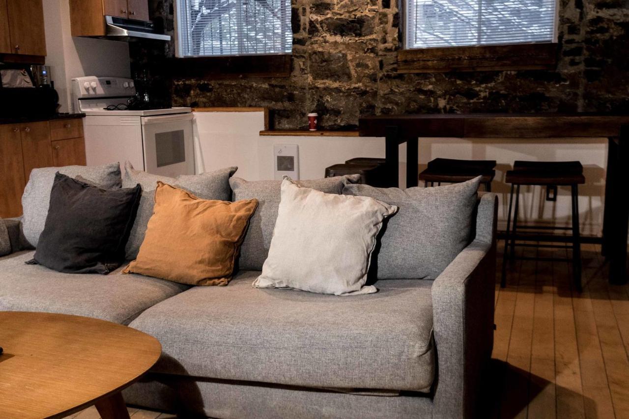 Large 3 Bed 2 Bath For 8 In Center Of Golden Square Mile - Stanley House Montreal