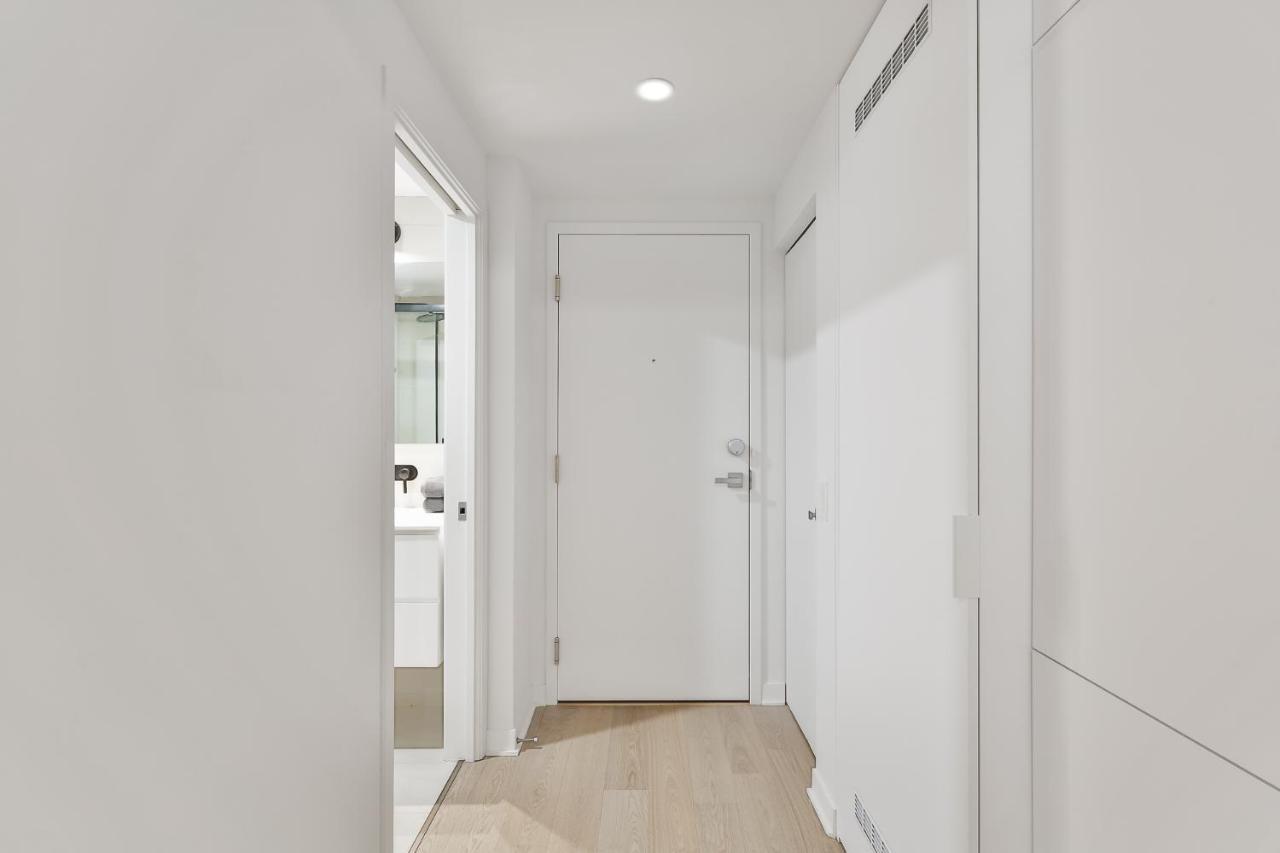 Perfect Location In - Must Montreal