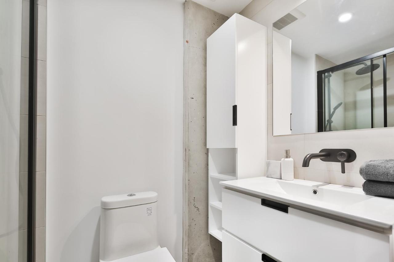 Apartment Perfect Location In - Must *