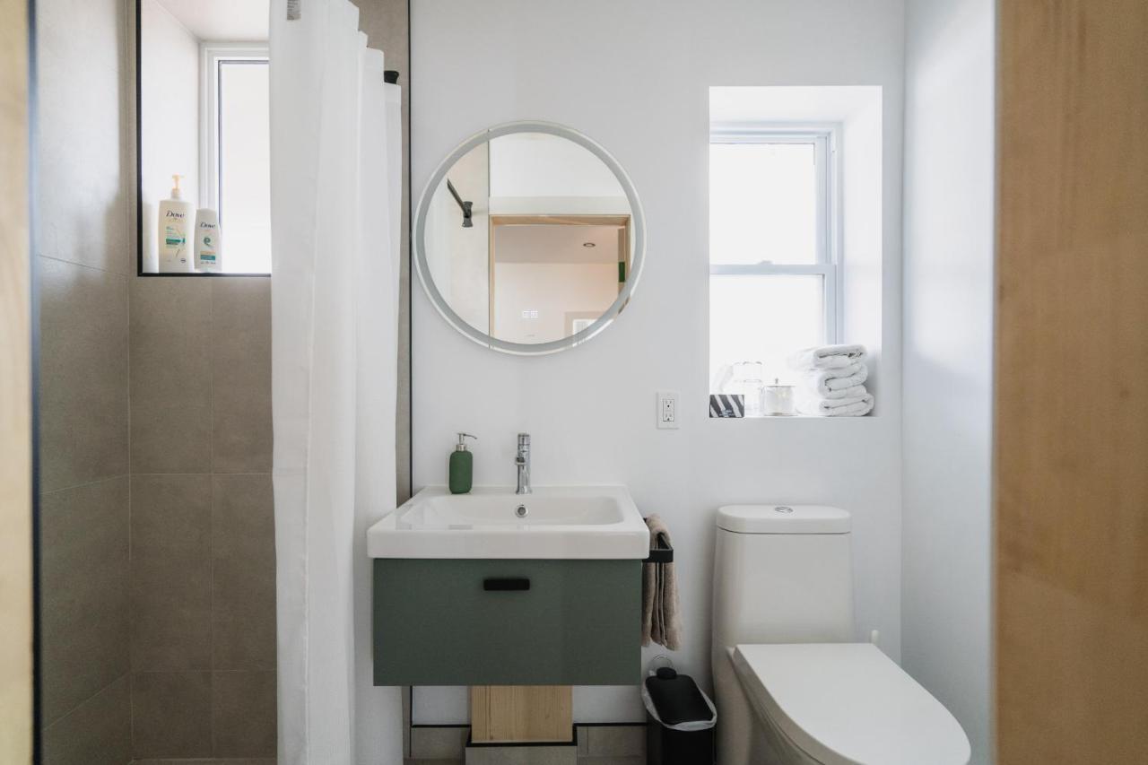 Du Village Bbv Bed & Breakfast Montreal