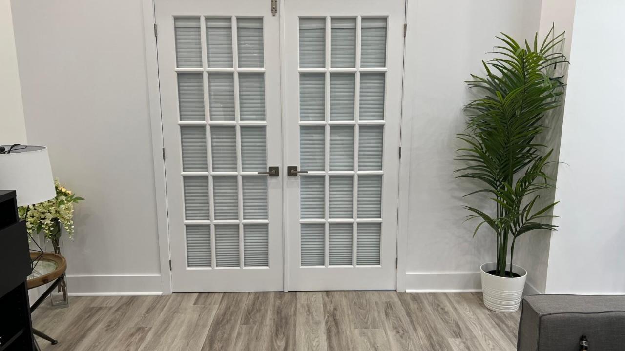 Spacious 5-bed Oasis In The Heart Of Downtown-5 Min To Bell Center, Free Parking Apartment