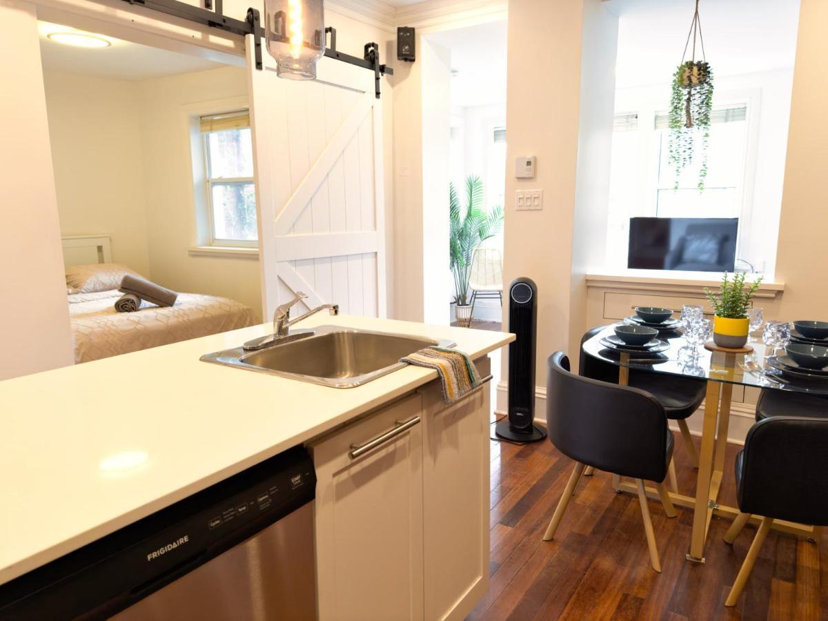 Superb 2 Bed In Plateau 10min To Mont-royal Metro * Montreal
