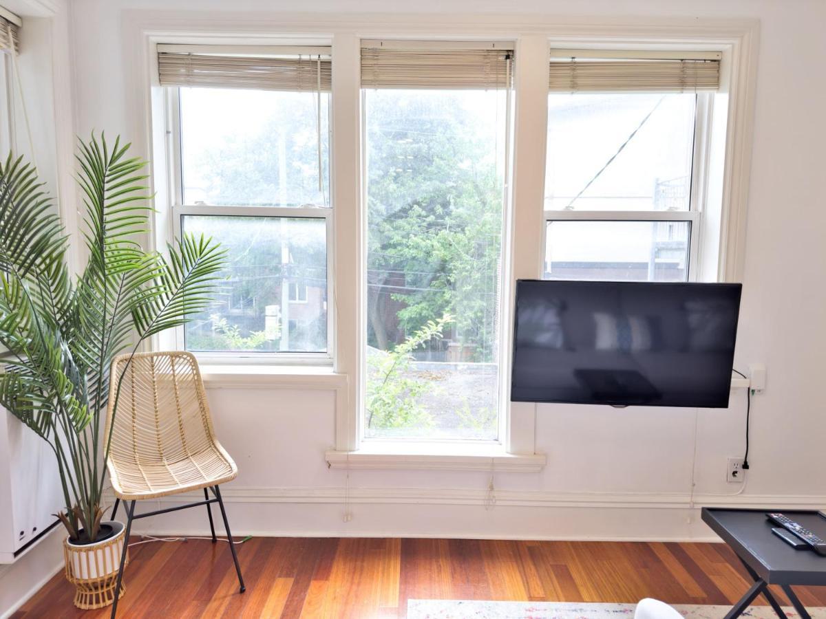 Superb 2 Bed In Plateau 10min To Mont-royal Metro Apartment Montreal