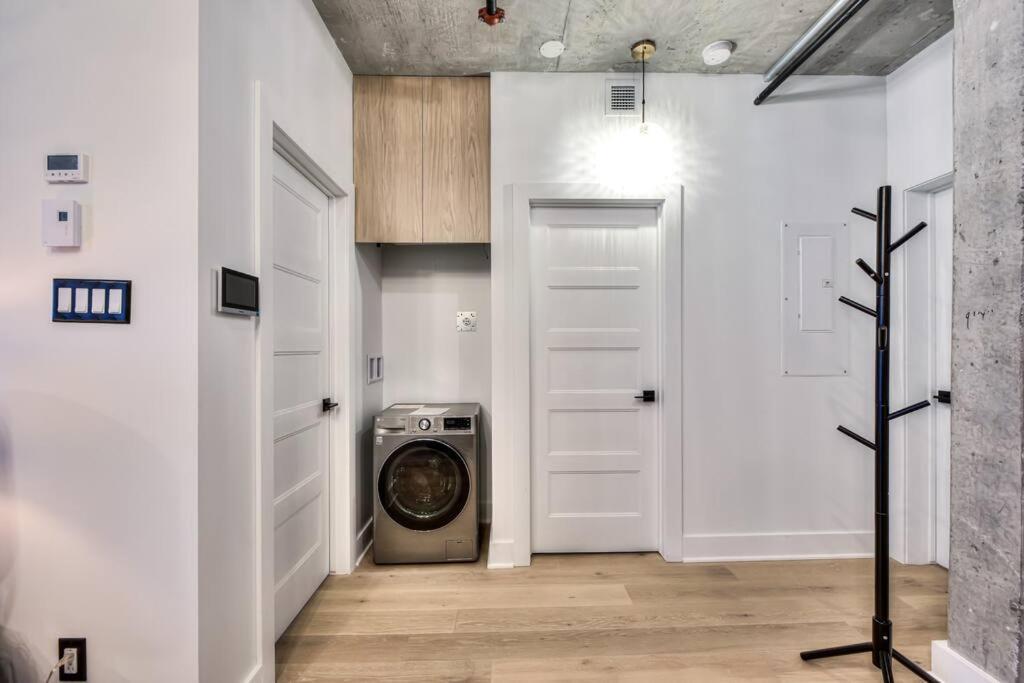 Brand New 2 Bd Modern In Old F2 *