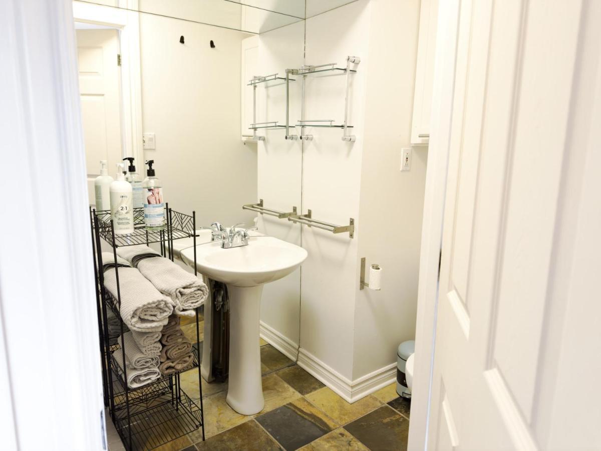Superb 2 Bed In Plateau 10min To Mont-royal Metro *