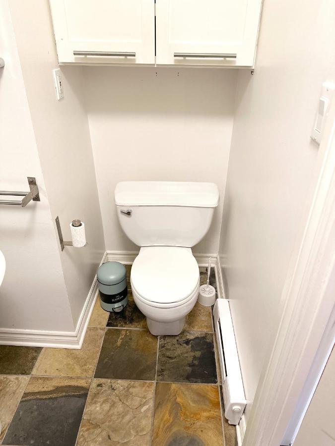 Superb 2 Bed In Plateau 10min To Mont-royal Metro * Montreal