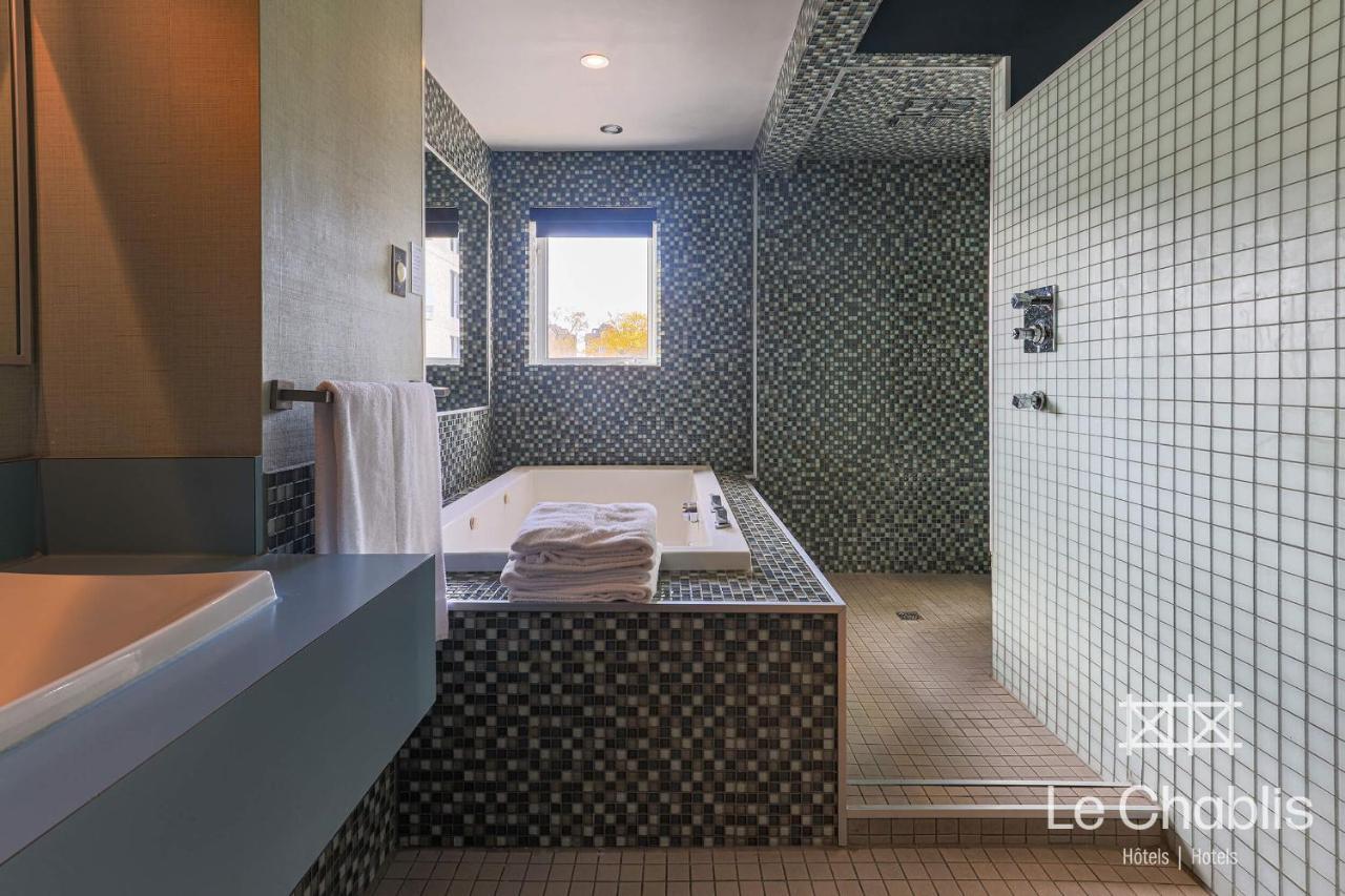 Le Chablis Cadillac Motel