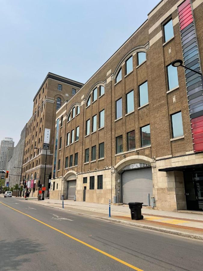 Apartment 2 Bedrooms In A Heart Of Downtown Montreal