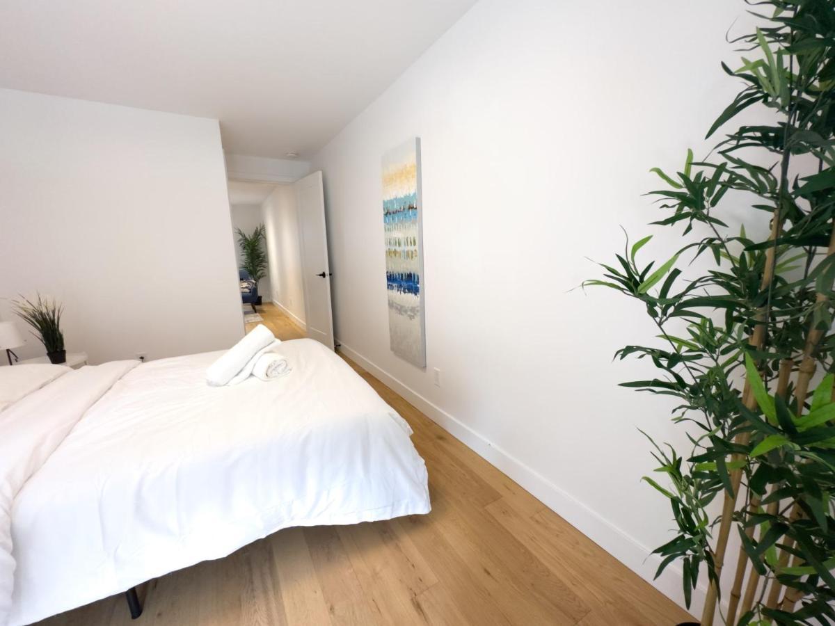 Charming 2-bedr Haven 2mins From Frontenac Metro *