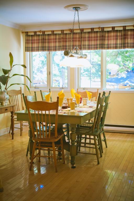 Maison Des Jardins B & B Bed & Breakfast 4*