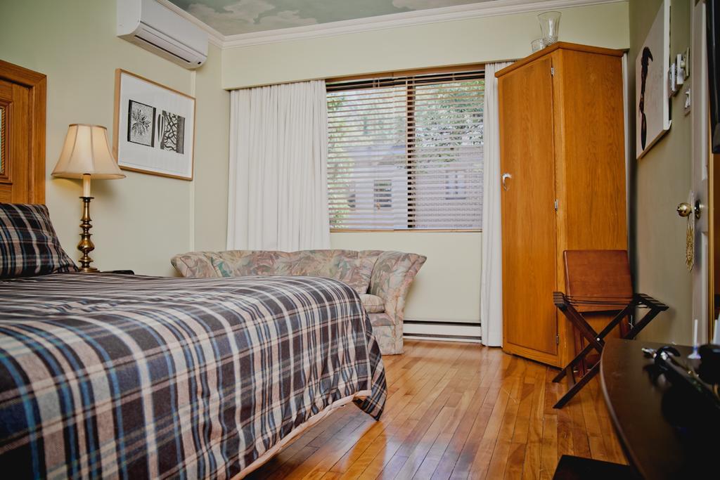 Maison Des Jardins B & B