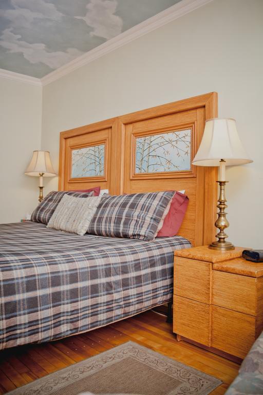 Maison Des Jardins B & B 4* Montreal