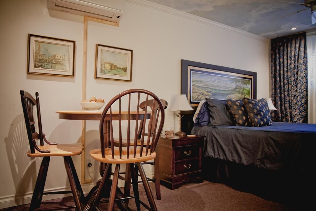 Maison Des Jardins B & B Bed & Breakfast 4*