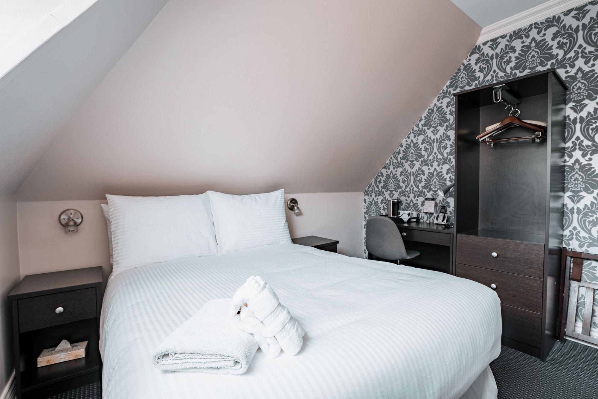 Hotel De Paris Montreal