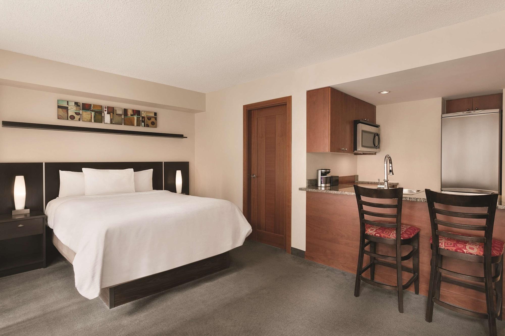 Embassy By Hilton - 4*
