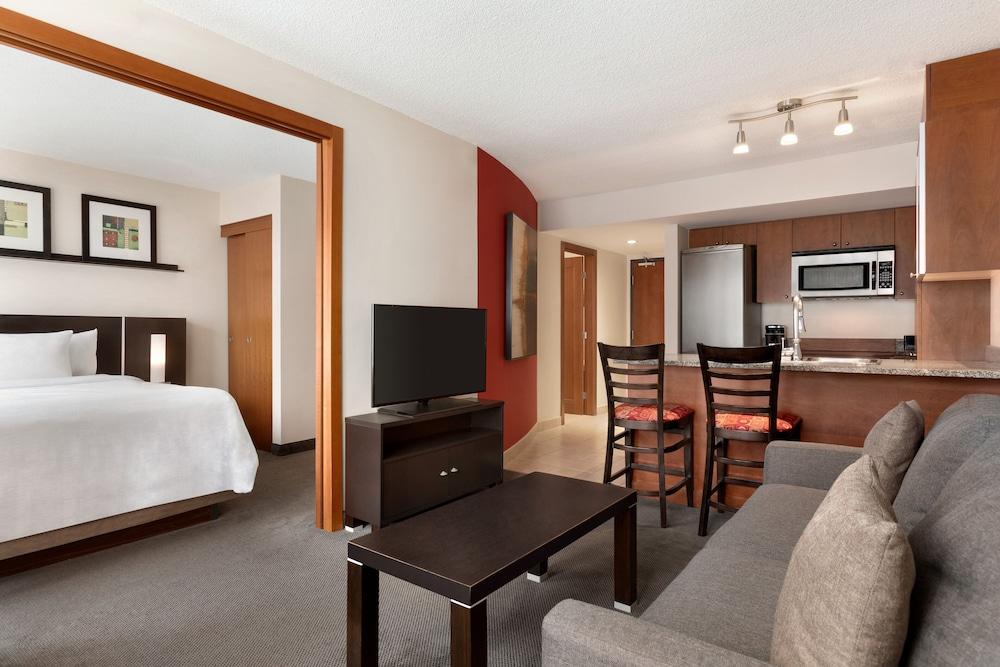 Hotel Embassy By Hilton - 4*