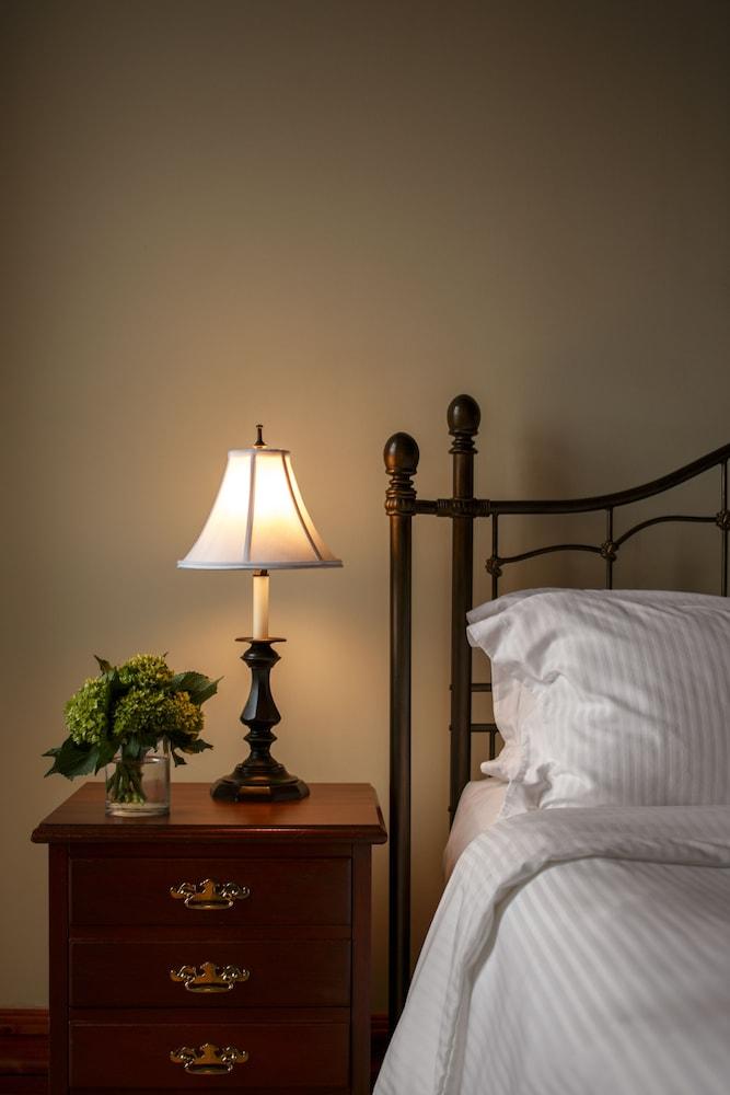 Du Vieux Port By Gray Collection