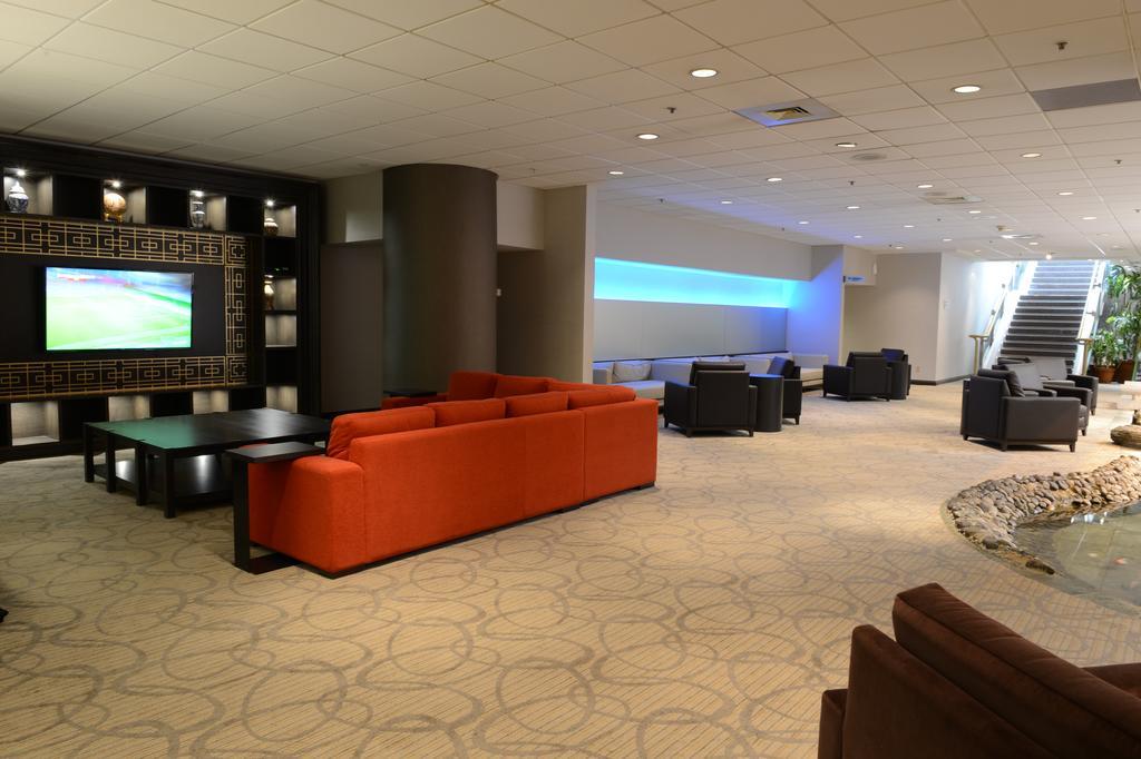 Centre Downtown By Ihg 4*