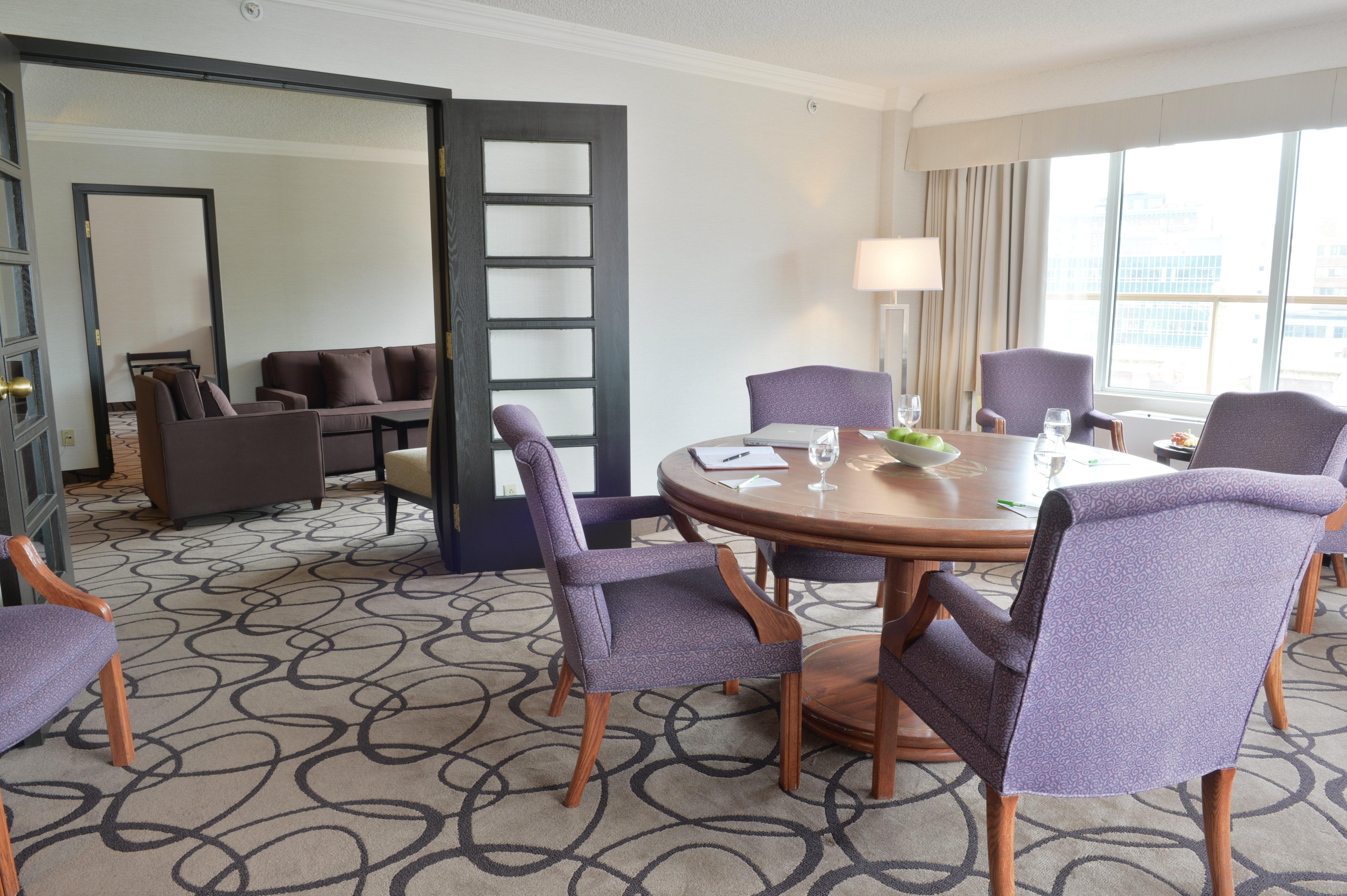 Centre Downtown By Ihg Hotel 4*