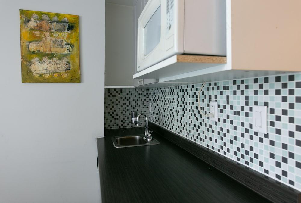 & Espace Confort Inn Montreal