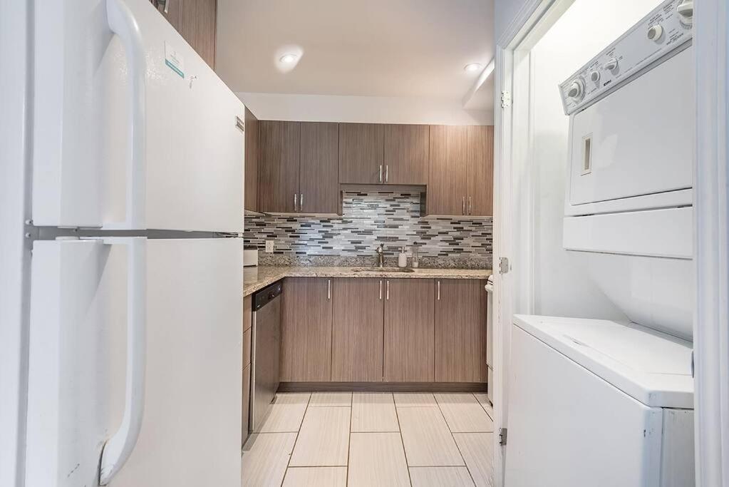 Beautiful 2bedroom Near Downtown * Montreal