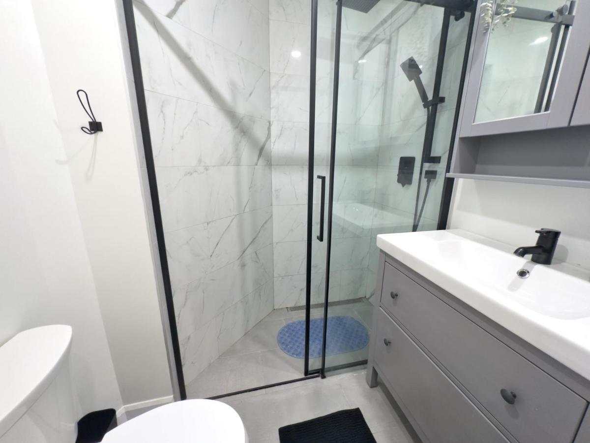 Bright & Beautiful 2 Bedr Near Botanical Garden Apartment Montreal