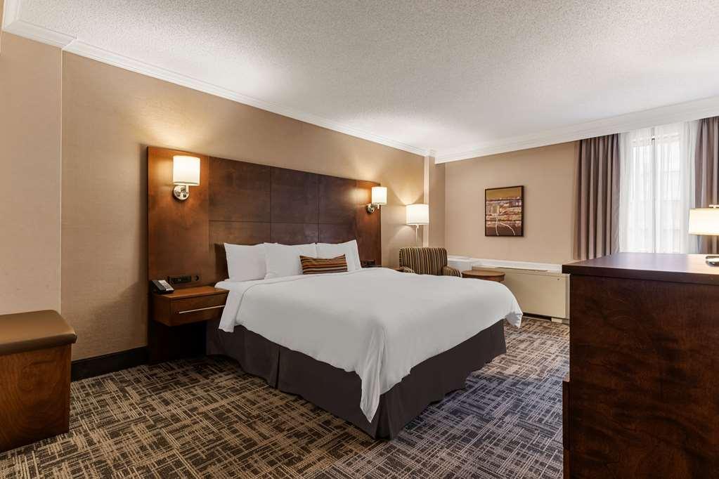 Western Ville-marie & Hotel 4*