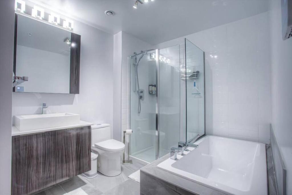 Apartment 2 Bedroom In The Heart Of The *