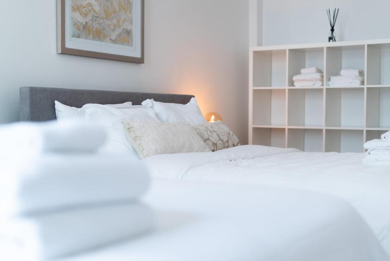 Apartment Spacious 2 Bedroom In The Heart Of *