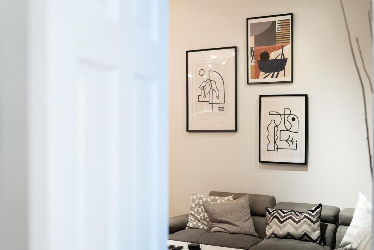 Apartment Spacious 2 Bedroom In The Heart Of *