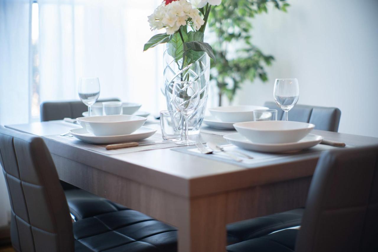 Apartment Beautiful 3 Beds Apt - 3mins From Metro Montreal