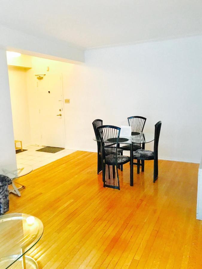 Stylish Apartment: Comfortable In The Golden Square Mile Montreal
