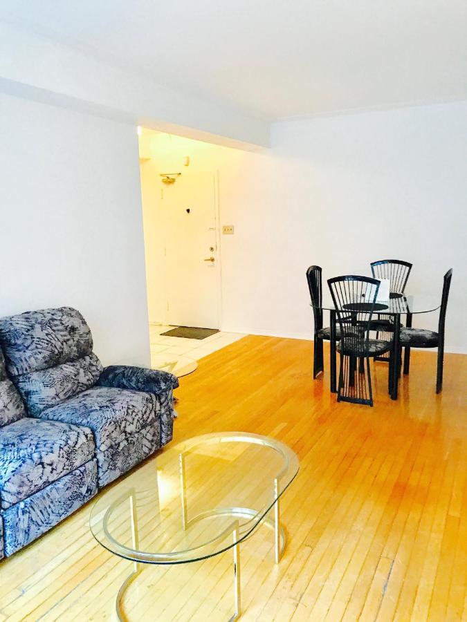 Stylish Apartment: Comfortable In The Golden Square Mile Montreal