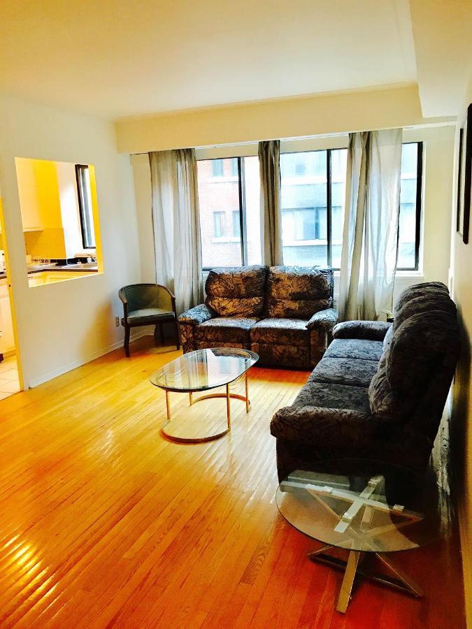 Stylish Apartment: Comfortable In The Golden Square Mile