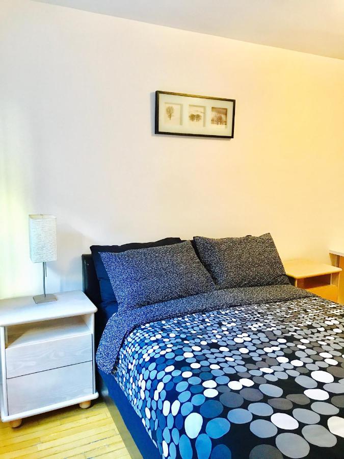 Stylish Apartment: Comfortable In The Golden Square Mile Apartment Montreal