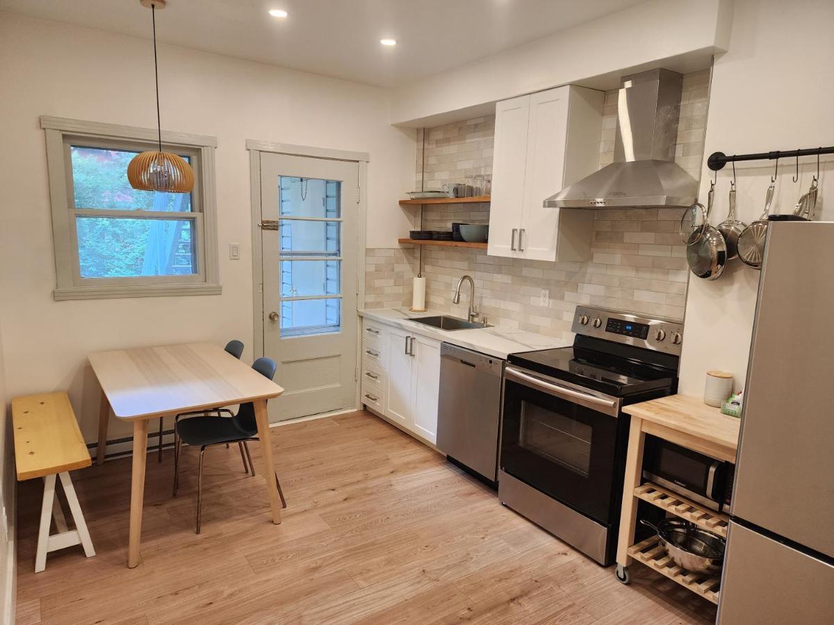 Elegant Two Bedroom With Office In Montreal