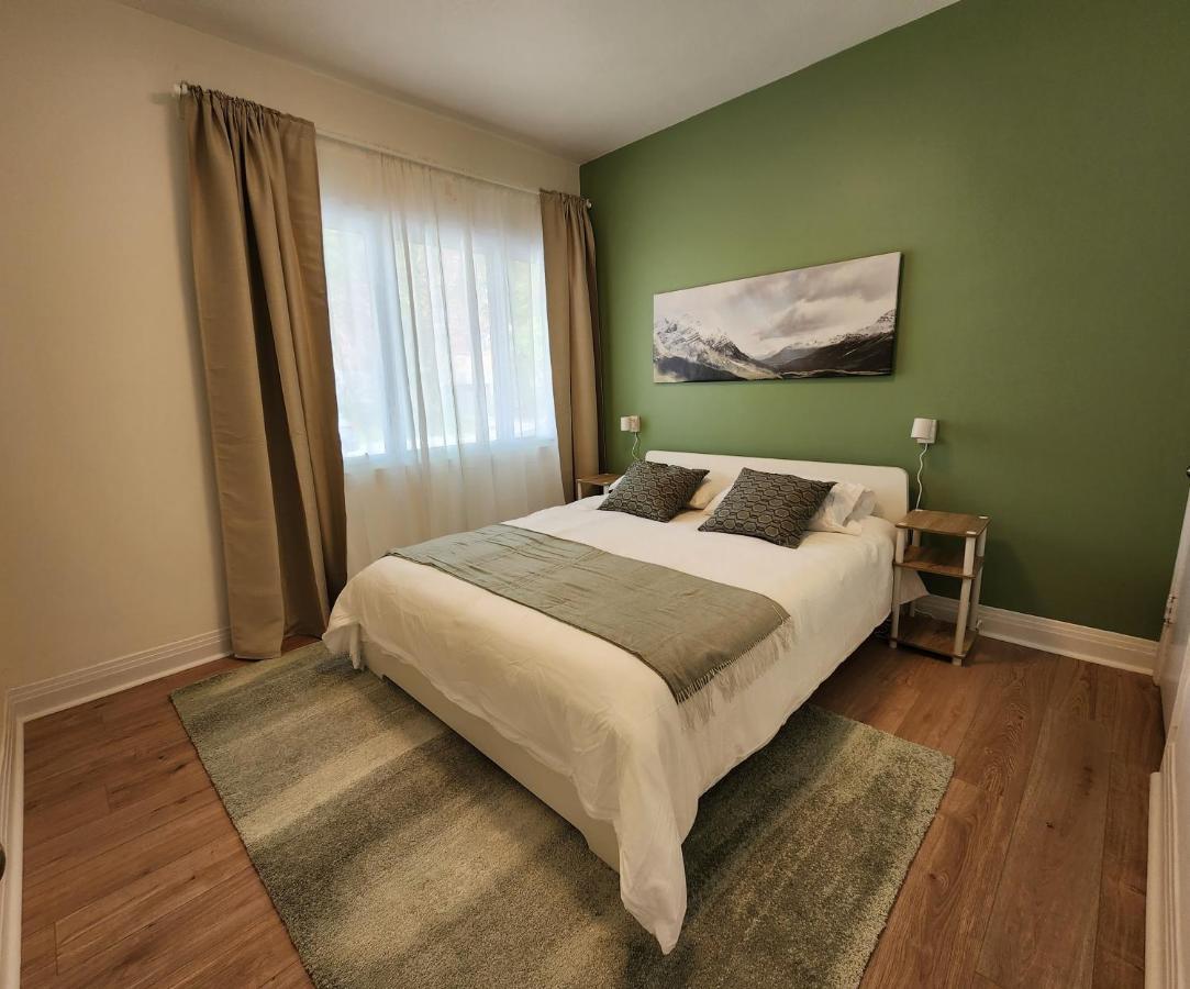 Apartment Elegant Two Bedroom With Office In