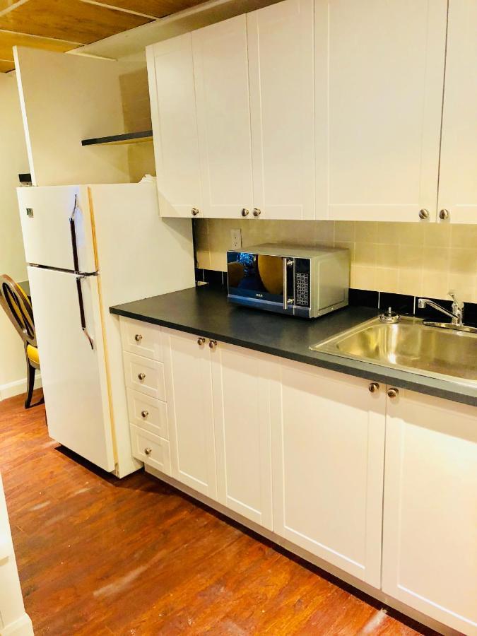 Stylish Apartment: Comfortable In The Golden Square Mile Apartment