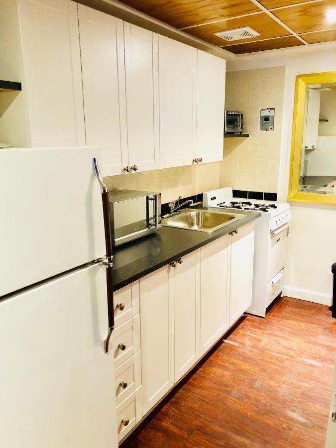 Apartment Stylish Apartment: Comfortable In The Golden Square Mile
