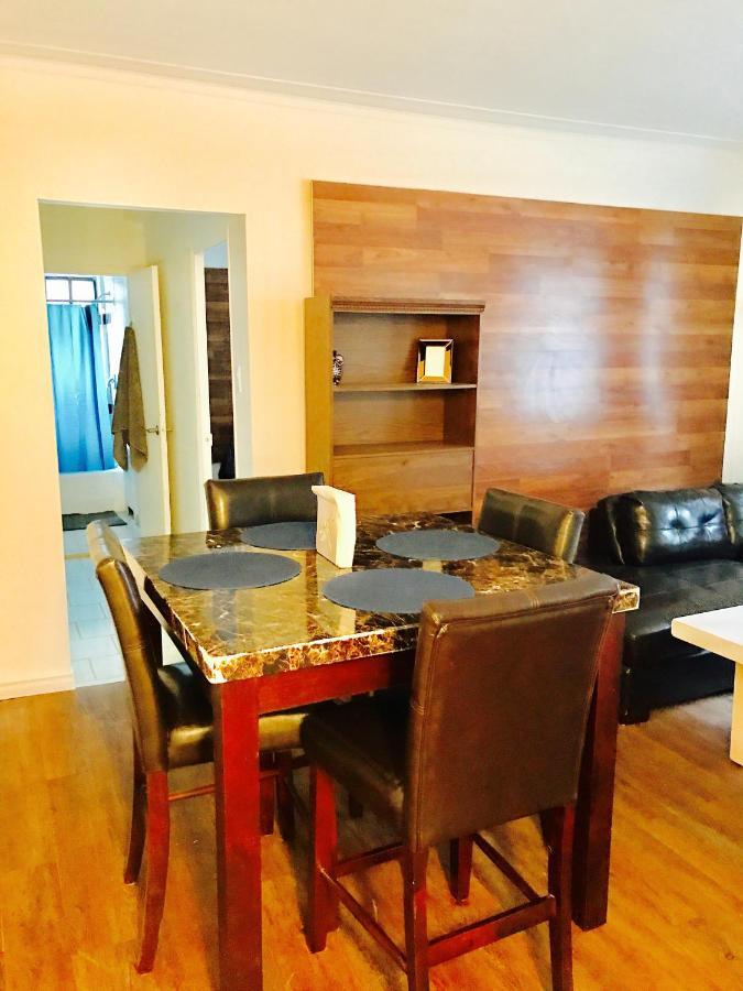Apartment Stylish Apartment: Comfortable In The Golden Square Mile