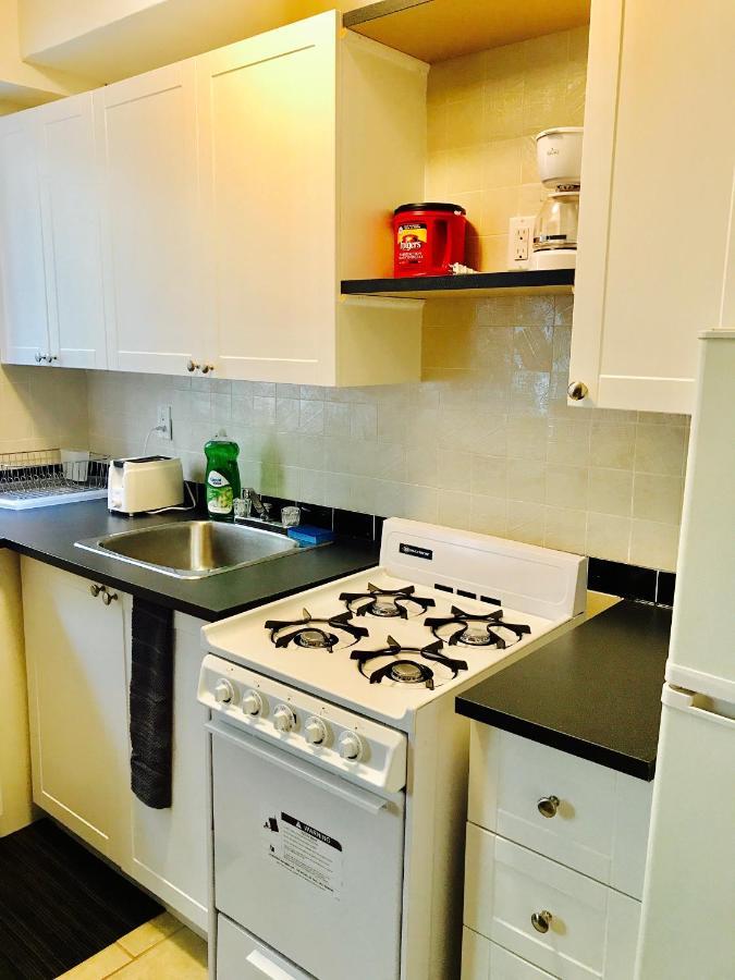 Stylish Apartment: Comfortable In The Golden Square Mile Apartment Montreal