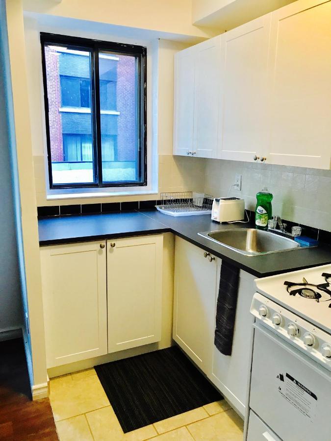 Stylish Apartment: Comfortable In The Golden Square Mile Apartment