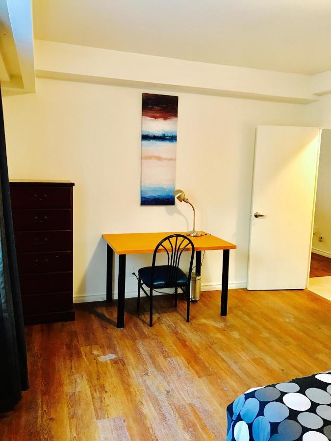 Apartment Stylish Apartment: Comfortable In The Golden Square Mile