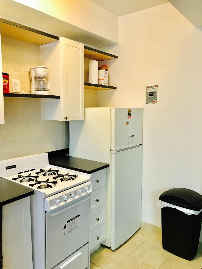 Stylish Apartment: Comfortable In The Golden Square Mile Apartment *