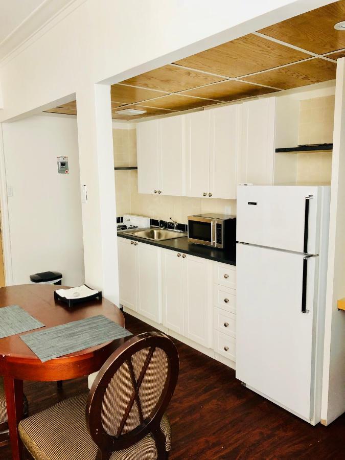 Stylish Apartment: Comfortable In The Golden Square Mile Apartment Montreal