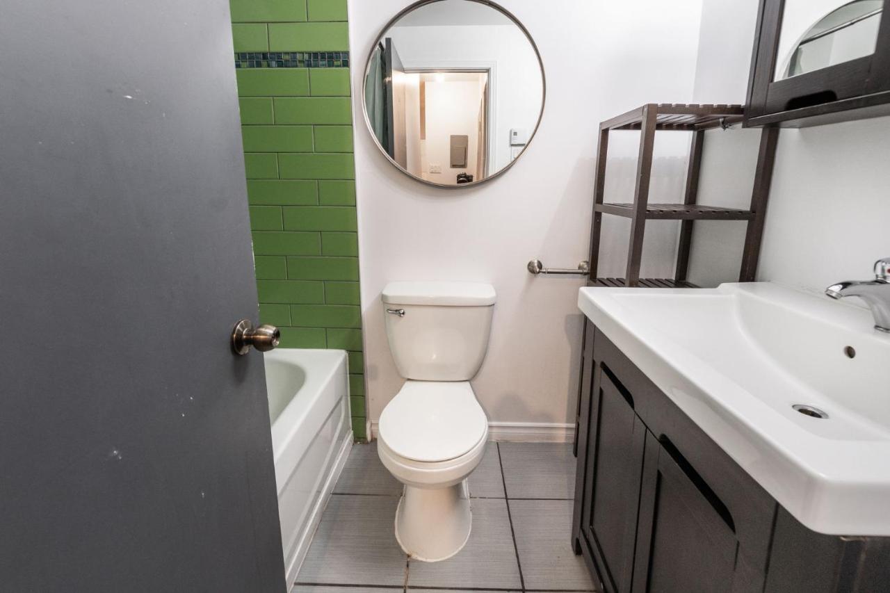 Apartment One 10 Min From Downtown In The Heart Of Plateau Mont Royal-106 *