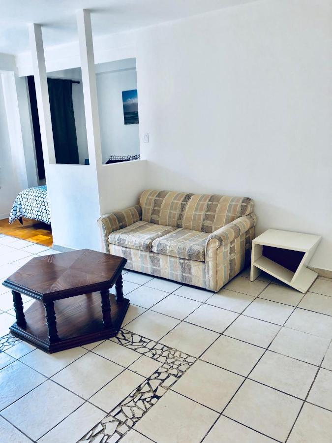 Stylish Apartment: Comfortable In The Golden Square Mile